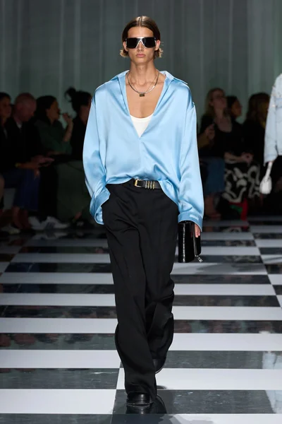 Look 35
